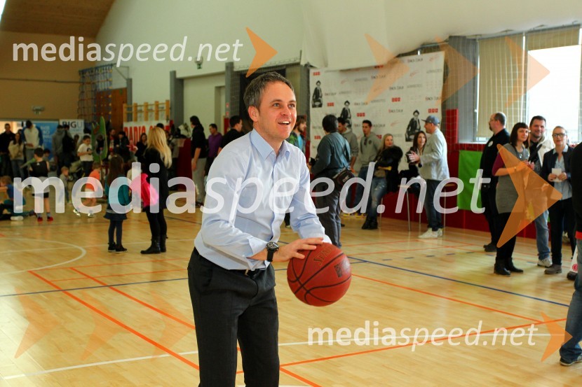  Andrej Bauman, VzajemnaSaniboy, predstavitev maskote košarkarske šole Sanija Bečirovića