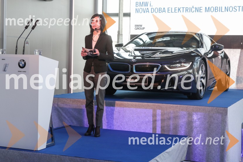  Gordana Kisilak, direktorica korporativnega komuniciranja BMW Group SlovenijaPredstavitev znamke BMW i
