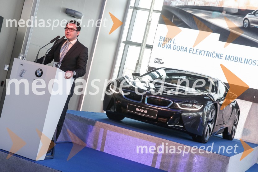  Lothar Schupet,  generalni direktor BMW Group SlovenijaPredstavitev znamke BMW i