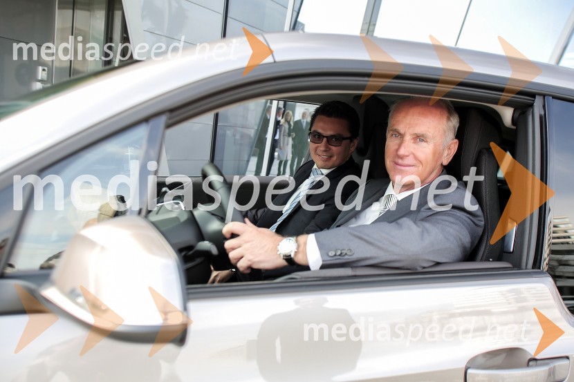  Lothar Schupet,  generalni direktor BMW Group Slovenija;  Jože  Mermal, predsednik uprave BTC-jaPredstavitev znamke BMW i