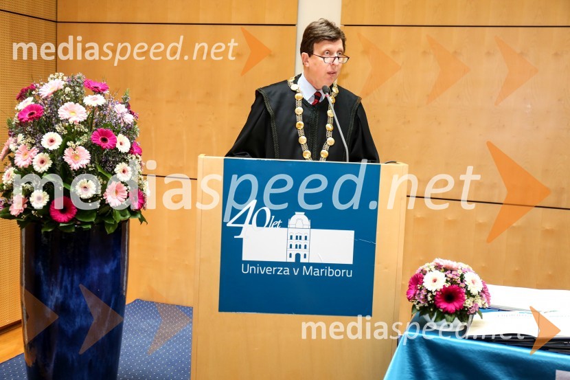 prof. dr. Željko Knez, dekan, Fakulteta za kemijo in kemijsko tehnologijo, Univerza v MariboruUniverza v Mariboru, promocija doktorjev znanosti, marec 2015