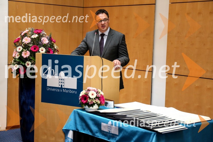 dr. Matjaž Vogrin, Medicinska fakulteta, Univerza v Mariboru, ortoped, Univerzitetni klinični center Maribor, Nogometni Klub MariborUniverza v Mariboru, promocija doktorjev znanosti, marec 2015