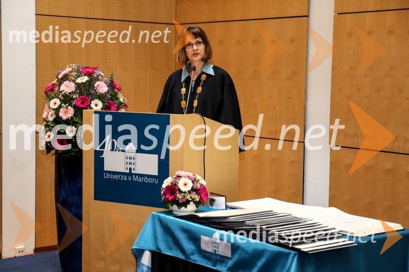 prof. dr.  Nataša Vaupotič, dekanica,  Fakulteta za naravoslovje in matematiko, Univerza v MariboruUniverza v Mariboru, promocija doktorjev znanosti, marec 2015