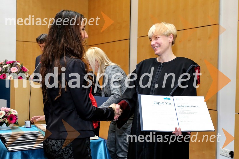dr.  Maša Knez Hrnčič, Fakulteta za kemijo in kemijsko tehnologijo, Univerza v Mariboru; prof. dr. Mihaela Koletnik, prorektorica Univerze v MariboruUniverza v Mariboru, promocija doktorjev znanosti, marec 2015