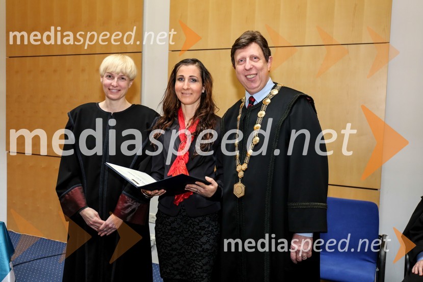 prof. dr. Mihaela Koletnik, prorektorica Univerze v Mariboru; dr.  Maša Knez Hrnčič, Fakulteta za kemijo in kemijsko tehnologijo, Univerza v Mariboru; prof. dr. Željko Knez, dekan, Fakulteta za kemijo in kemijsko tehnologijo, Univerza v MariboruUniverza v Mariboru, promocija doktorjev znanosti, marec 2015