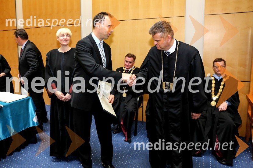 dr.  Damjan Potparič, Fakulteta za varnostne vede, Univerza v Mariboru ; prof. dr. Bojan Tičar, prodekan, Fakulteta za varnostne vede, Univerza v MariboruUniverza v Mariboru, promocija doktorjev znanosti, marec 2015