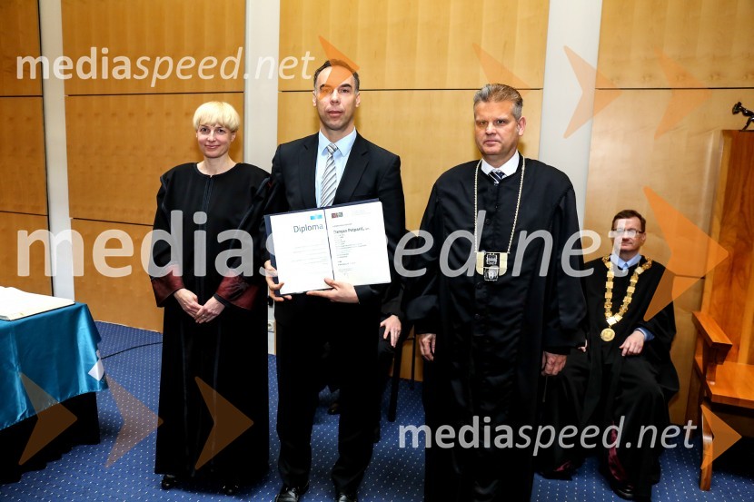 prof. dr. Mihaela Koletnik, prorektorica Univerze v Mariboru; dr.  Damjan Potparič, Fakulteta za varnostne vede, Univerza v Mariboru ; prof. dr. Bojan Tičar, prodekan, Fakulteta za varnostne vede, Univerza v MariboruUniverza v Mariboru, promocija doktorjev znanosti, marec 2015