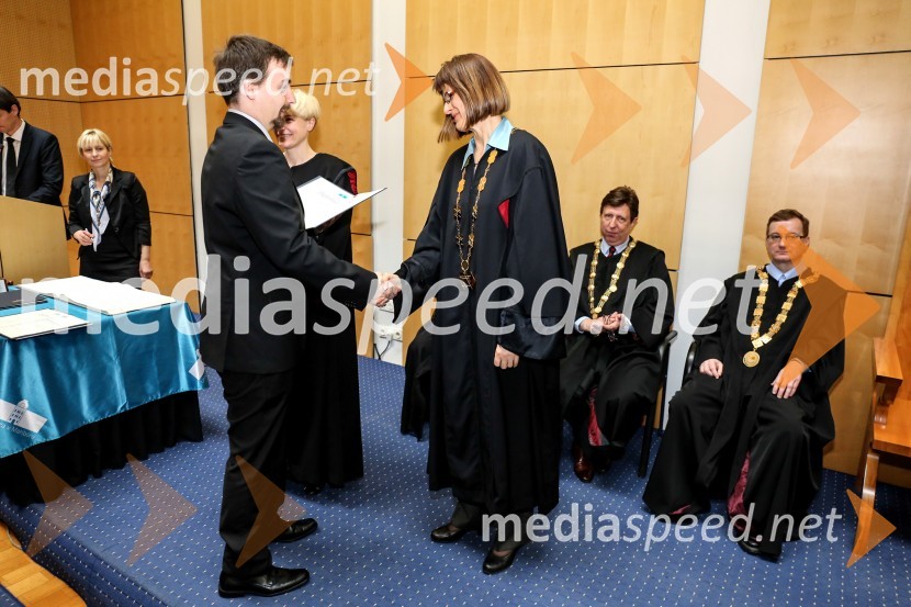 dr. Rene  Markovič, Fakulteta za naravoslovje in matematiko, Univerza v Mariboru; prof. dr.  Nataša Vaupotič, dekanica,  Fakulteta za naravoslovje in matematiko, Univerza v MariboruUniverza v Mariboru, promocija doktorjev znanosti, marec 2015