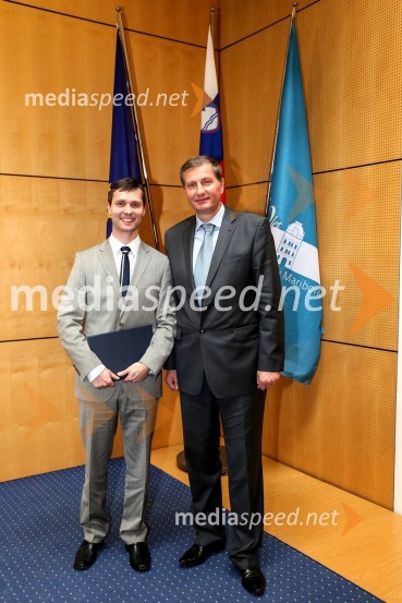 dr.  Hugo  Maučec , Fakulteta za gradbeništvo, Univerza v Mariboru ; prof. dr.  Ratko  Zelenika , Fakulteta za gradbeništvo, Univerza v Mariboru Univerza v Mariboru, promocija doktorjev znanosti, marec 2015