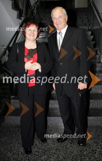 Vanja Borovac, predstavnica za stike z javnostjo na Univerzi v Mariboru in dr. Šime Ivanjko, dekan Pravne fakultete30 let univerze v Mariboru