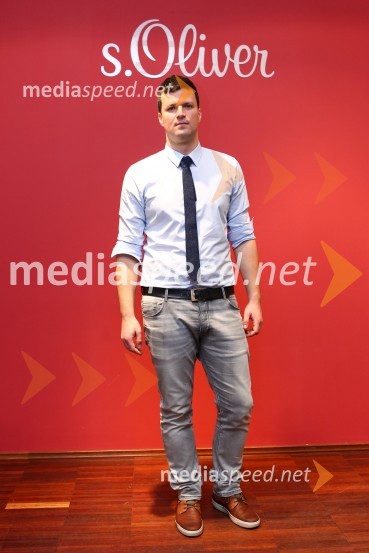  Aljoša  Senekovič, svetovalec, SHOWROOM, s.Olivers.Oliver Press Day