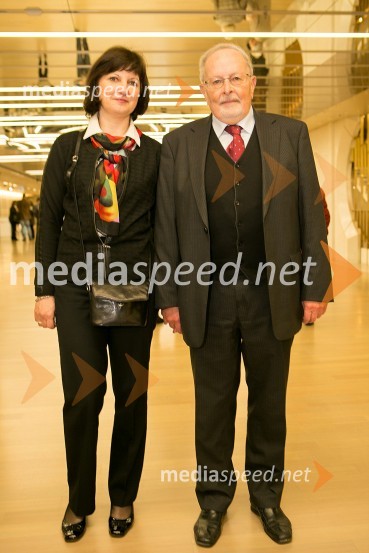  ... ; prof. dr. Primož Kuret, vodja mednarodnega muzikološkega simpozija30. Slovenski glasbeni dnevi, otvoritev