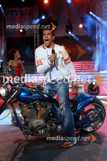 Domen Kumer, pevec30. festival Melodij morja in sonca, finalni večer