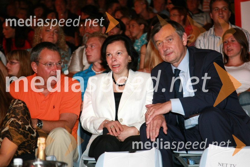 Marko Pavliha, poslanec v DZ in dr. Danilo Türk, kandidat za predsednika Republike Slovenije in soproga Barbara Miklič Türk30. festival Melodij morja in sonca, finalni večer