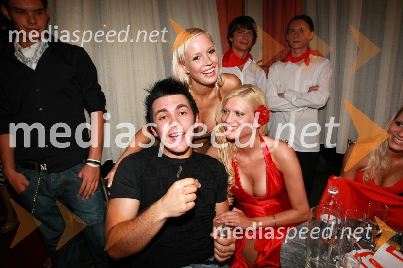 Aleš Vovk - Raay, skupina Turbo Angels - avtor zmagovalne skladbe, Špelca Kleinlercher, pevka in Manca Špik, zmagovalka 30. festivala Melodij morja in sonca30. festival Melodij morja in sonca, finalni večer