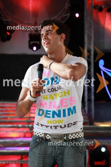 Domen Kumer, pevec30. festival Melodij morja in sonca, 1. polfinalni večer