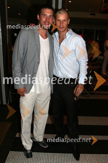 Beno Udrih, košarkar in Jurij Bradač, manekenPraznovanje rojstnega dne Jurija Bradača v Cafe Bar Avenue