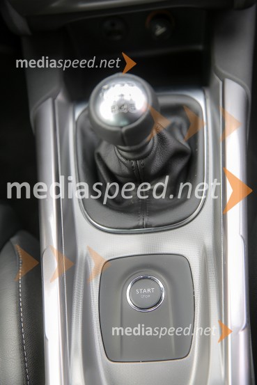 Citroën C4, notranjostPrenovljena linija Citroën C4