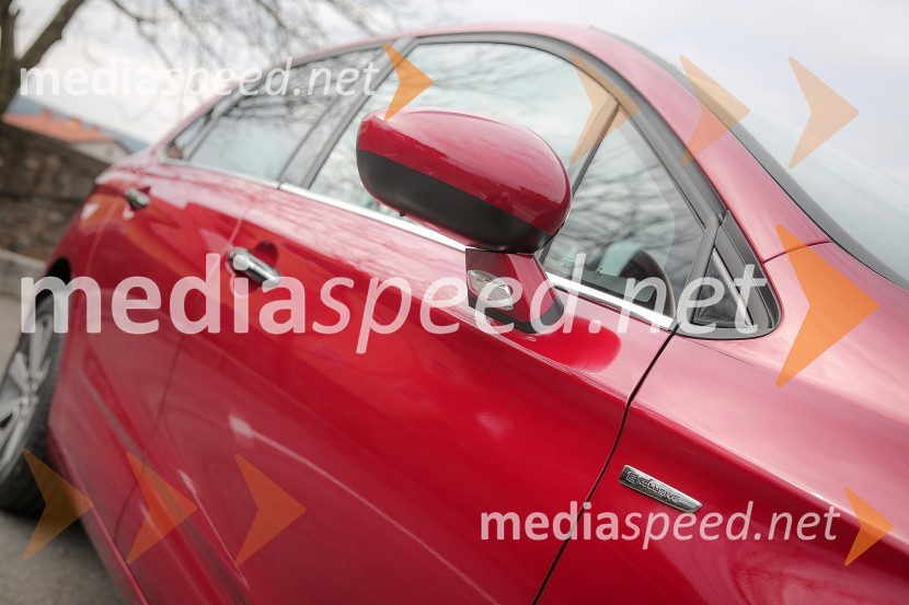 Citroën C4Prenovljena linija Citroën C4