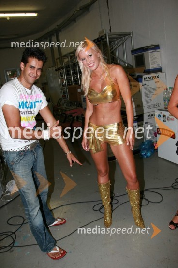 Domen Kumer, pevec in Špelca Kleinlercher, pevka30. festival Melodij morja in sonca, 1. polfinalni večer