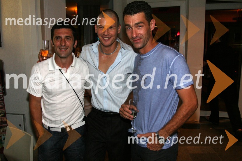 Marinko Galič, nogometaš, Jurij Bradač, maneken in Marko Simeunovič, nekdanji nogometni vratarPraznovanje rojstnega dne Jurija Bradača v Cafe Bar Avenue