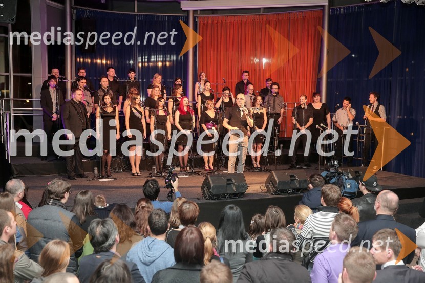 Perpetuum JazzileKoncert s Perpetuum Jazzile in novim Ford Focusom