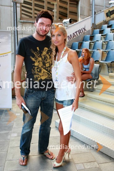 Robert Roškar, voditelj in moderator na Radiu Aktual in Lucija Gubenšek, voditeljica30. festival Melodij morja in sonca, 1. polfinalni večer