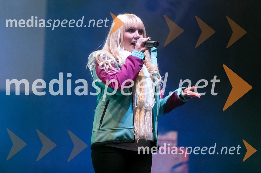  Saša Hren, pevka, članica skupine Atomik HarmonikSmile & Drive Open Air Planica 2015