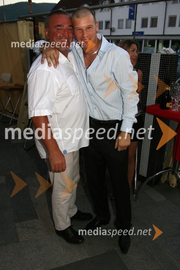 Martin Strel, ultramaratonski plavalec in Jurij Bradač, manekenPraznovanje rojstnega dne Jurija Bradača v Cafe Bar Avenue