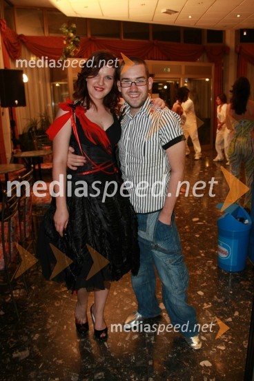 Maja Slatinšek, pevka in Anžej Dežan, pevec30. festival Melodij morja in sonca, 1. polfinalni večer