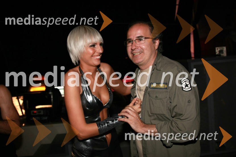 Monika Pučelj, pevka in Aleš Klinar, glasbenik30. festival Melodij morja in sonca, 1. polfinalni večer