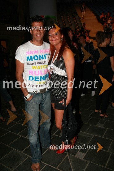 Domen Kumer, pevec in Funky Tina, pevka30. festival Melodij morja in sonca, 1. polfinalni večer