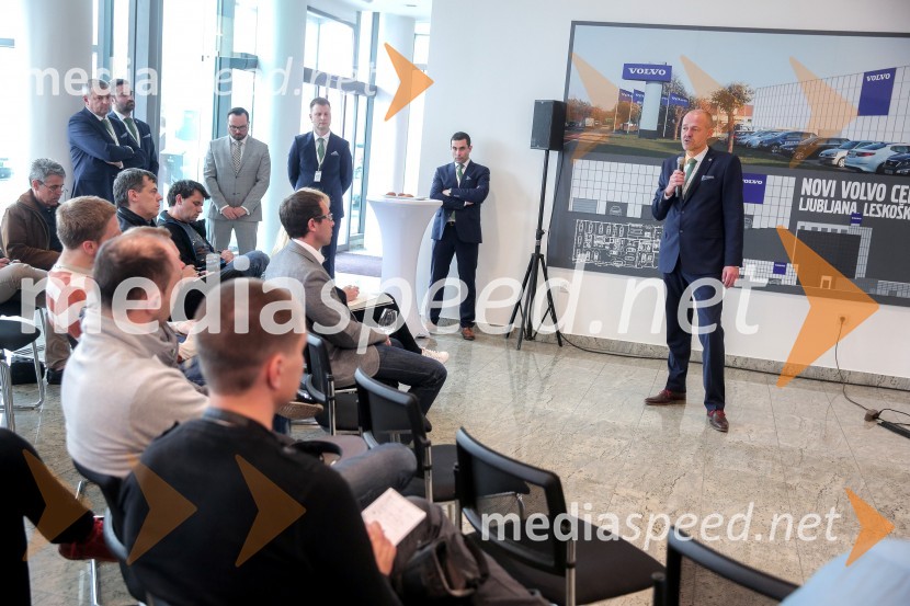 Novost na avto-sceni: Volvo XC90