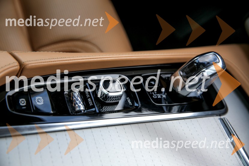 Novost na avto-sceni: Volvo XC90Novost na avto-sceni: Volvo XC90