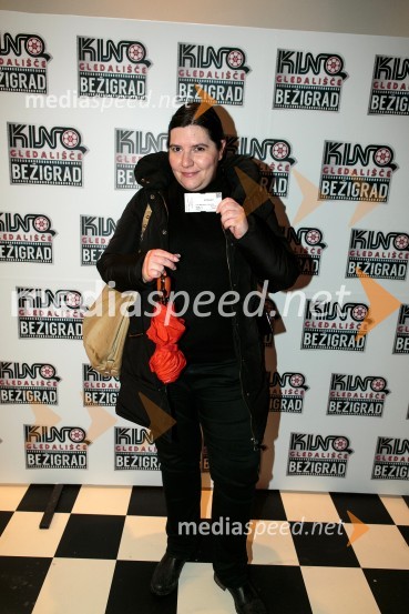  Teja Pelko, novinarka, POP TVPremiera filma Strelec: Krvava pogodba