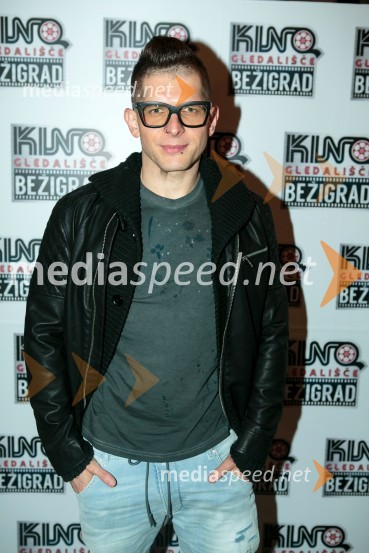  Klemen Bunderla, moderator, radio AktualPremiera filma Strelec: Krvava pogodba