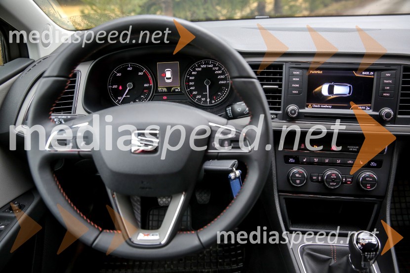 Seat Leon Xperience, notranjostSeat Leon Xperience, slovenska predstavitev