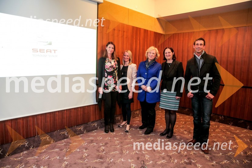  Simona Mavsar, direktorica znamke Seat pri Porsche Slovenija d.o.o.;  ... ;  ... ;  ... ;  ... Seat Leon Xperience, slovenska predstavitev