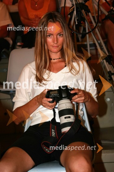 Tina Ramujkič, fotografinja revije Stop30. festival Melodij morja in sonca, 1. polfinalni večer