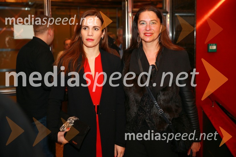  Milena  Kalaacunn, Hubmedia d.o.o.;  Nataša  Lušenc LupiMamma Mia, slovenska VIP zasedba na premieri v Beogradu