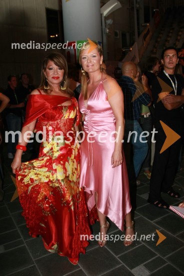 Neda Ukraden in Minea, pevki30. festival Melodij morja in sonca, 1. polfinalni večer