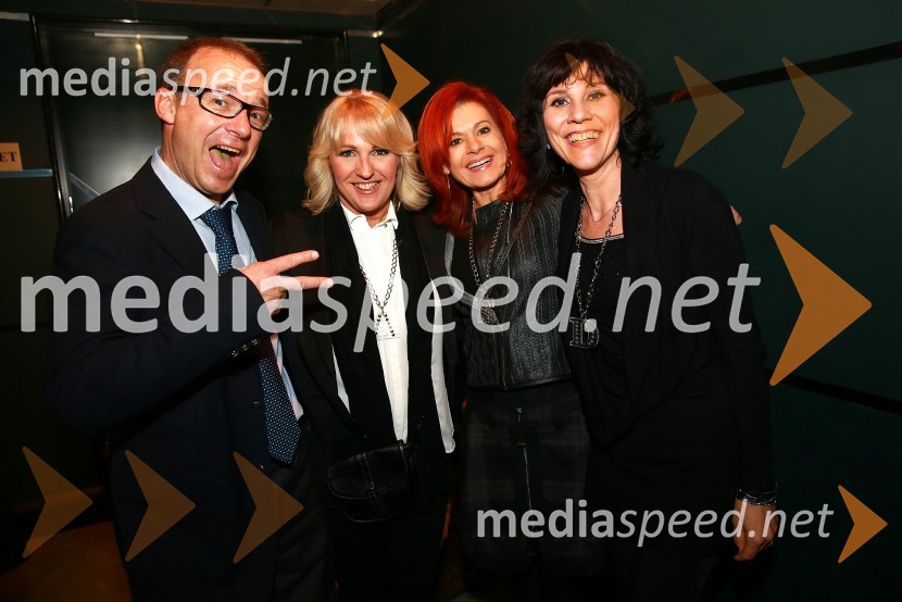  Jure  Franko, nekdanji smučar;  Alenka Godec, pevka;  Simona  Vodopivec Franko, voditeljica;  Damjana Golavšek, pevkaMamma Mia, slovenska VIP zasedba na premieri v Beogradu