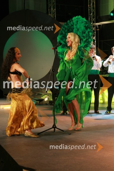 Salome30. festival Melodij morja in sonca, 1. polfinalni večer