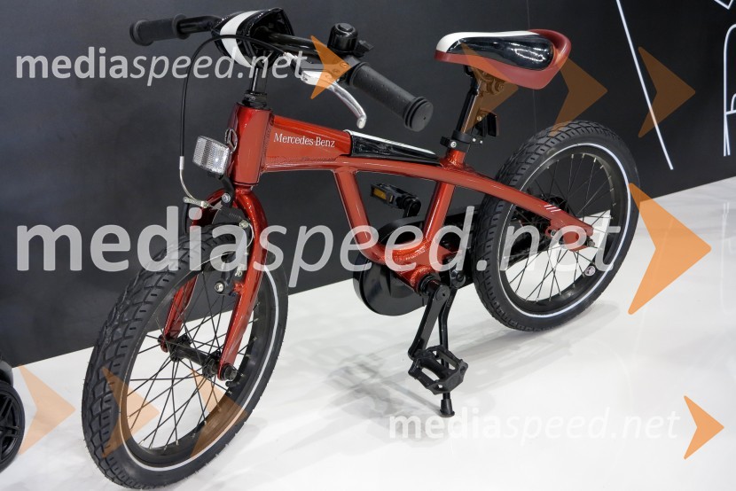 Kolo Mercedes Benz-201152. mednarodni sejem avtomobilov v Beogradu