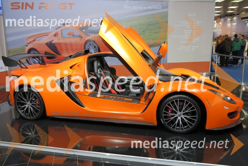 SIN R152. mednarodni sejem avtomobilov v Beogradu