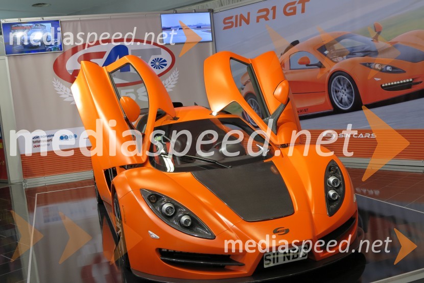 SIN R152. mednarodni sejem avtomobilov v Beogradu