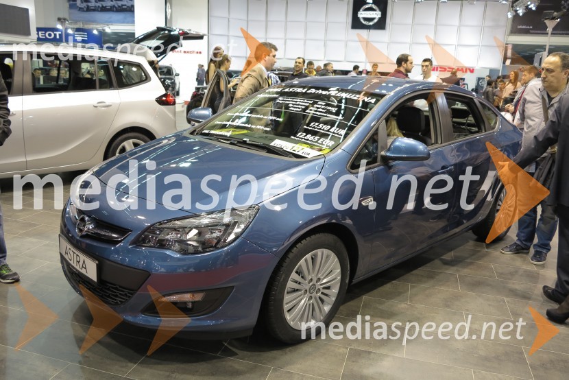 Opel Astra Drive limuzina52. mednarodni sejem avtomobilov v Beogradu
