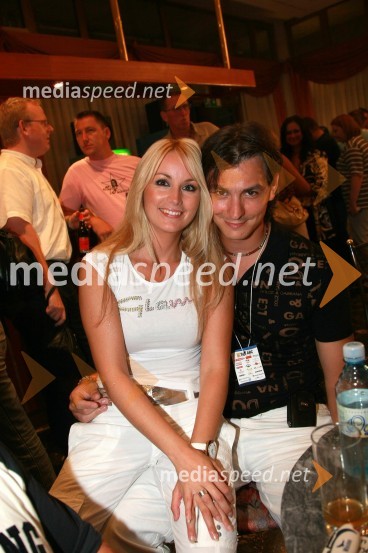 Pevka Saša Lendero in njen fant Miha Hercog30. festival Melodij morja in sonca, 2. polfinalni večer