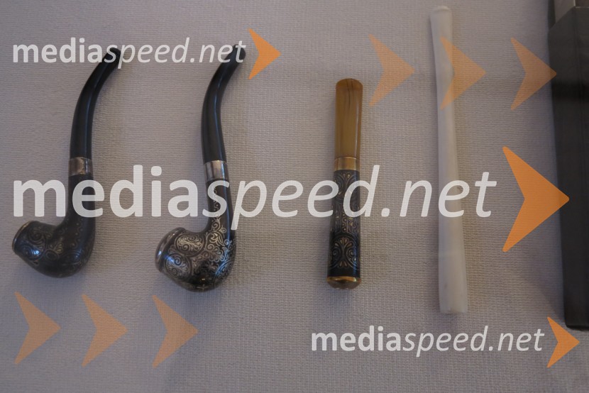 Josip Broz - Tito, osebne stvari, pipi in ustnika za cigareteBeograd, Srbija