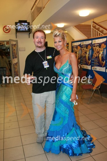 Patrik Greblo, direktor Avditorija Portorož in Lucija Gubenšek, voditeljica30. festival Melodij morja in sonca, 2. polfinalni večer